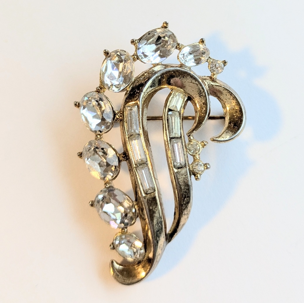RARE Vtg 1950s TRIFARI Alfred Phillipe Baguette Oval Gold Tone Pin Brooch